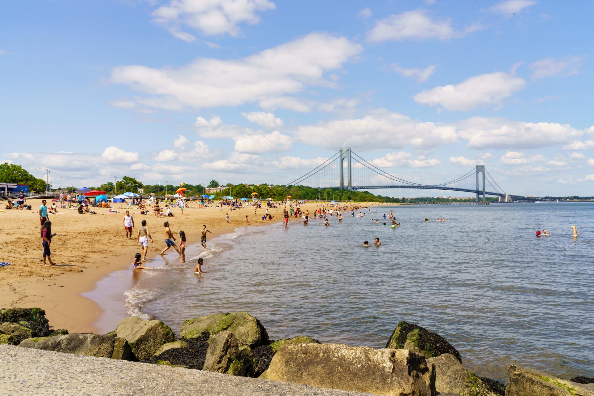 Sunny day at South Beach in Staten Island