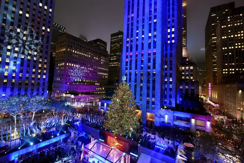 Vie of Rockefeller Christmas Tree, at night, in Manhattan