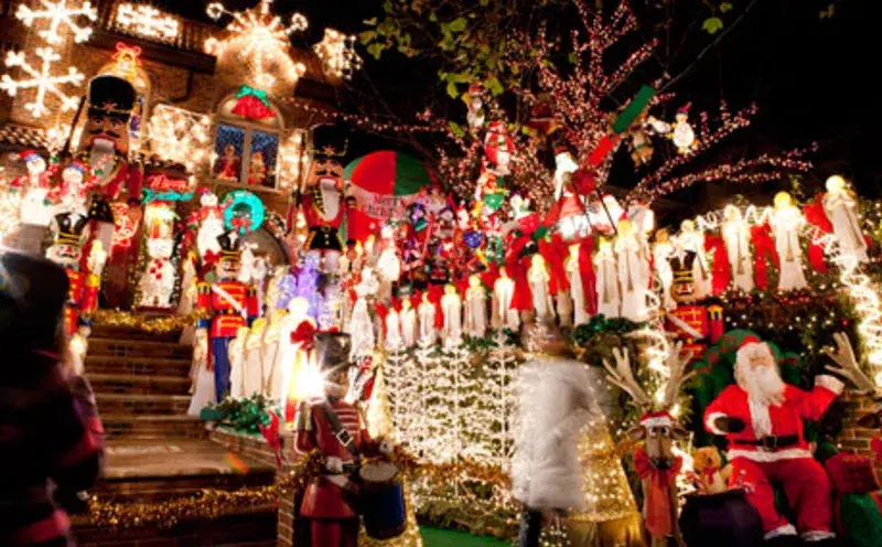 3_Christmas-Lights-Cannoli-Tour_V1_460x285.jpg