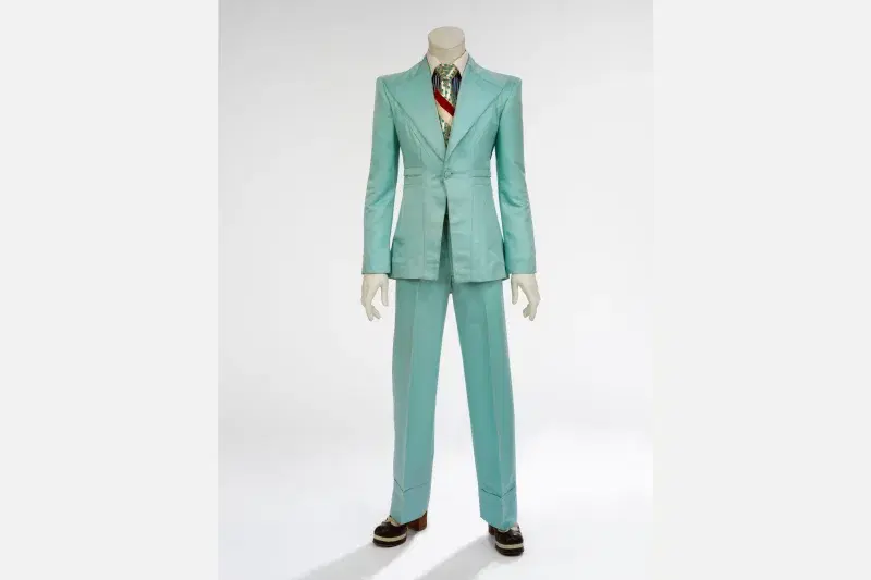 Ice-blue suit, 1972. Designed by Freddie Burretti for the “Life on Mars?” video. Courtesy of The David Bowie Archive. Image © Victoria and Albert Museum