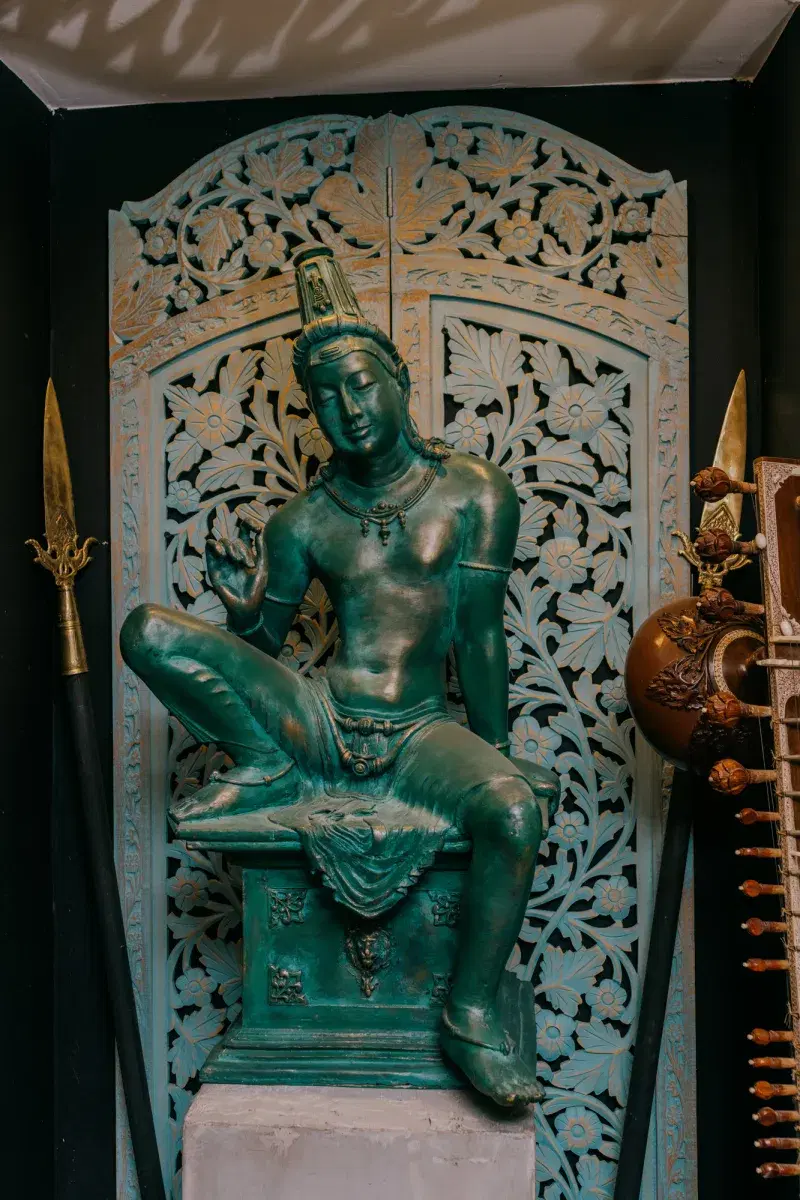 statue inside of Sri Lankan Art & Cultural Museum